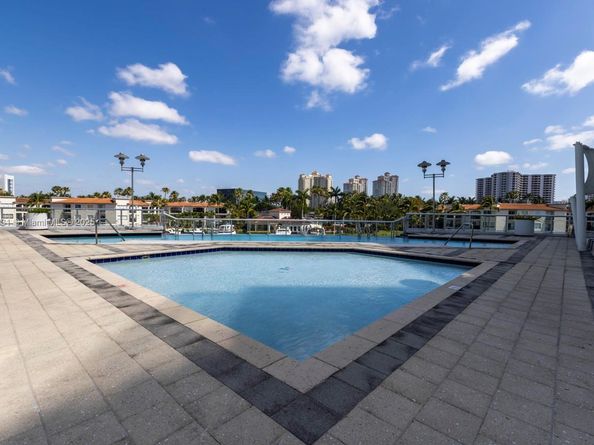 3131 NE 188th St 2510, Aventura FL 33180