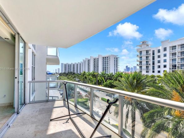 3131 NE 188th St 2510, Aventura FL 33180