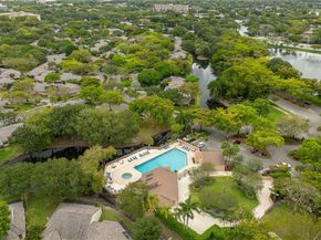 9360 S Chelsea Dr S, Plantation FL 33324