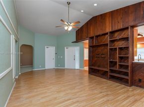 9360 S Chelsea Dr S, Plantation FL 33324