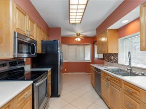 9360 S Chelsea Dr S, Plantation FL 33324