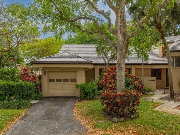 9360 S Chelsea Dr S, Plantation FL 33324