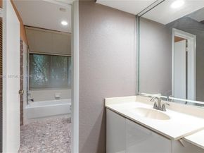 9360 S Chelsea Dr S, Plantation FL 33324