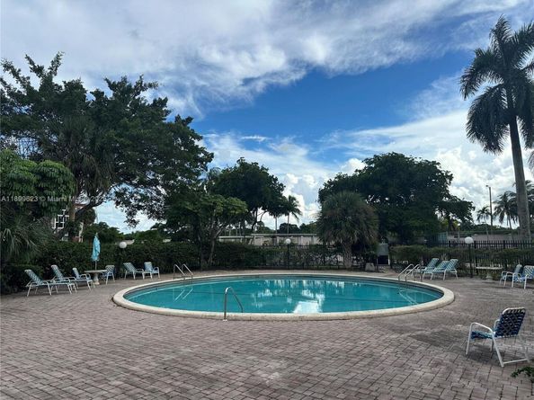 1101 NW 58th Ter 108, Sunrise FL 33313