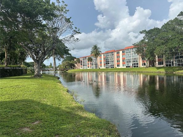 1101 NW 58th Ter 108, Sunrise FL 33313