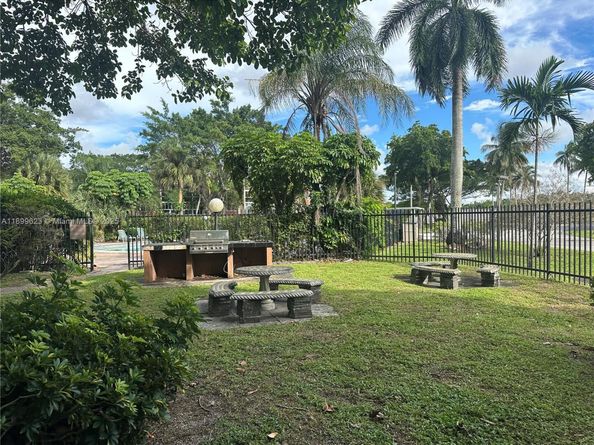 1101 NW 58th Ter 108, Sunrise FL 33313