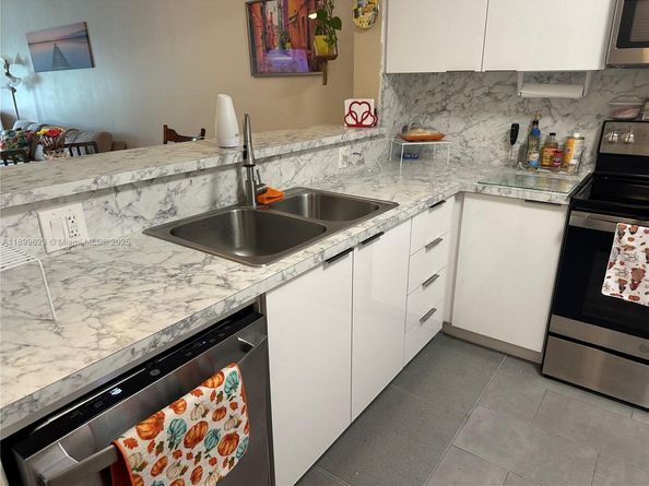 1101 NW 58th Ter 108, Sunrise FL 33313