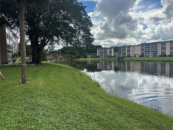 1101 NW 58th Ter 108, Sunrise FL 33313