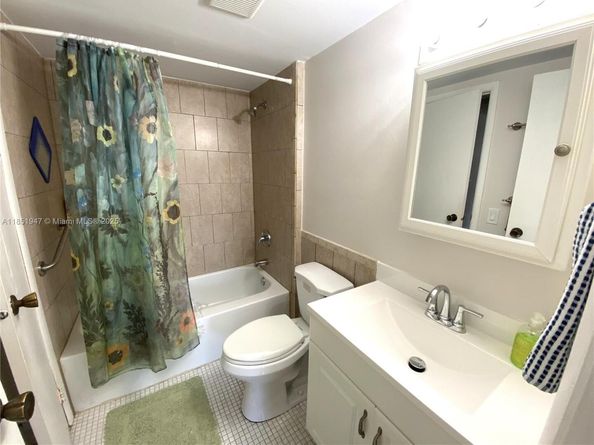 16465 NE 22nd Ave 513, North Miami Beach FL 33160