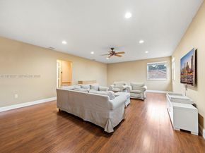 1104 NW 139th Ave, Pembroke Pines FL 33028