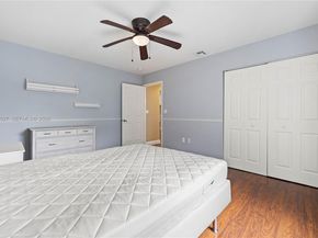 1104 NW 139th Ave, Pembroke Pines FL 33028