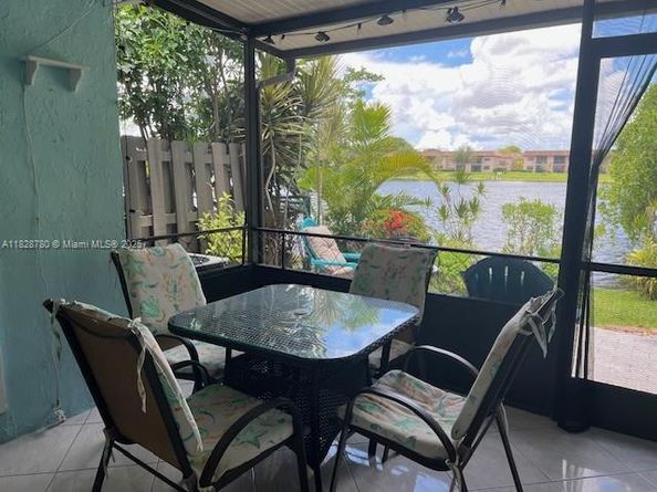 905 NW 107th Ave, Pembroke Pines FL 33026