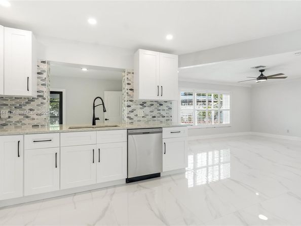 4321 NW 110th Ct, Coral Springs FL 33065