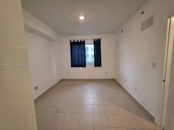 11060 SW 196th St 303, Cutler Bay FL 33157