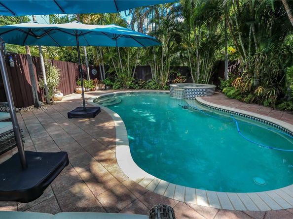 1247 Washington St, Hollywood FL 33019