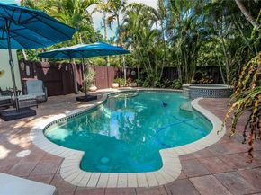1247 Washington St, Hollywood FL 33019