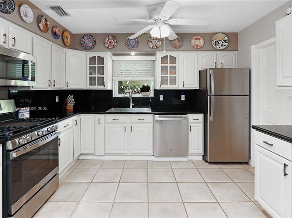 1247 Washington St, Hollywood FL 33019
