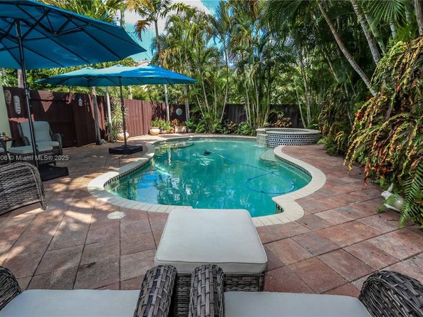 1247 Washington St, Hollywood FL 33019