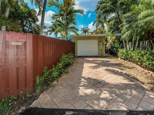 1247 Washington St, Hollywood FL 33019