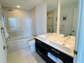 55 SW 9th St 3001, Miami FL 33130