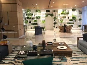 55 SW 9th St 3001, Miami FL 33130