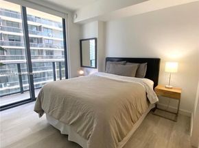 55 SW 9th St 3001, Miami FL 33130