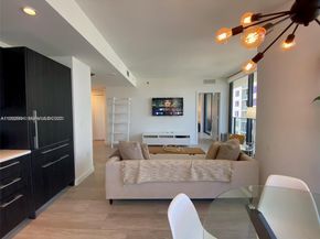 55 SW 9th St 3001, Miami FL 33130