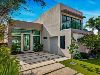 66 NW 50th Street
