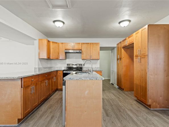 3121 NE 13th Ave, Pompano Beach FL 33064