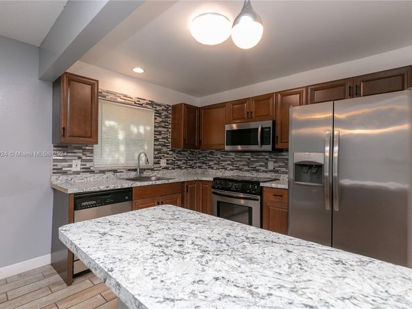 2510 SW Natura Blvd, Deerfield Beach FL 33441