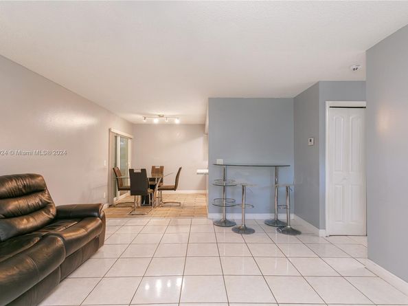 2510 SW Natura Blvd, Deerfield Beach FL 33441