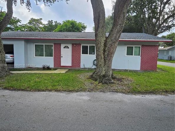 2510 SW Natura Blvd, Deerfield Beach FL 33441