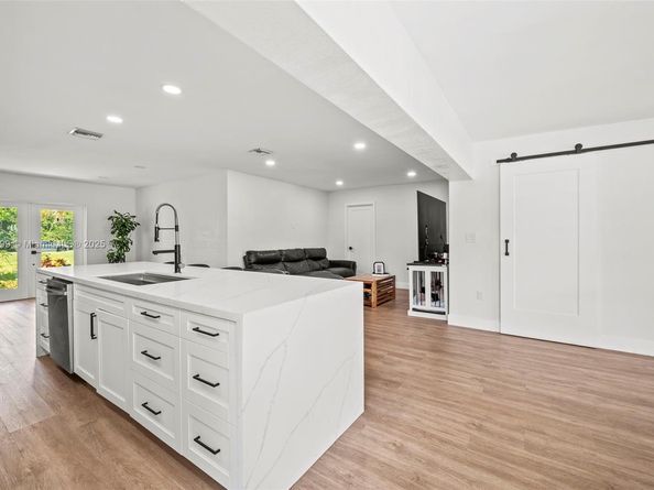 17611 SW 66th St, Southwest Ranches FL 33331