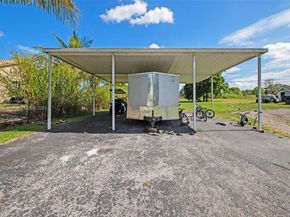 17611 SW 66th St, Southwest Ranches FL 33331