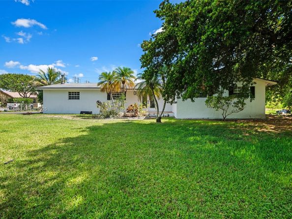 17611 SW 66th St, Southwest Ranches FL 33331