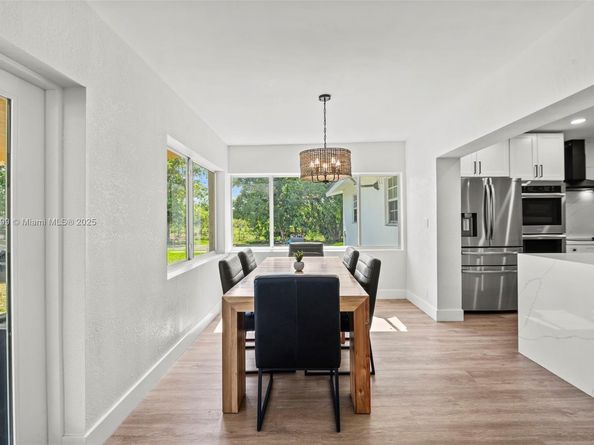 17611 SW 66th St, Southwest Ranches FL 33331