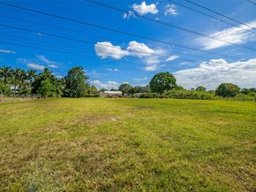 17611 SW 66th St, Southwest Ranches FL 33331