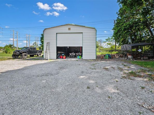 17611 SW 66th St, Southwest Ranches FL 33331