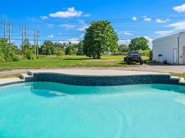 17611 SW 66th St, Southwest Ranches FL 33331