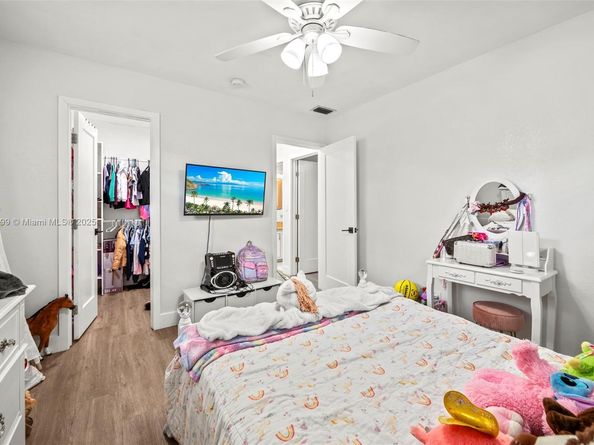 17611 SW 66th St, Southwest Ranches FL 33331