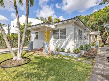 545-547 NE 64th St