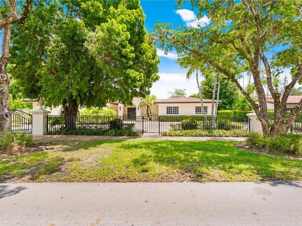 4001 Santa Maria St, Coral Gables FL 33146
