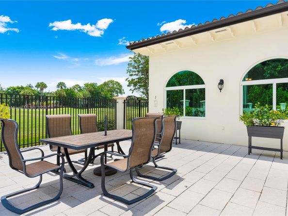 4001 Santa Maria St, Coral Gables FL 33146