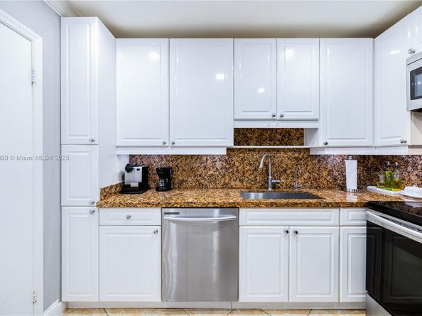 12800 SW 43rd Dr 102B, Miami FL 33175