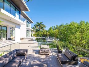 132 Paloma Dr, Coral Gables FL 33143