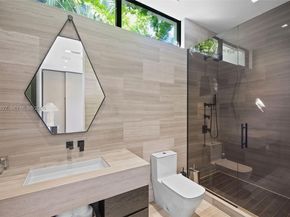 132 Paloma Dr, Coral Gables FL 33143