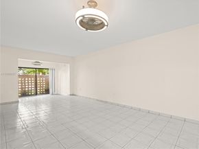 10249 NW 9th St Cir 1078, Miami FL 33172