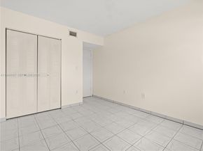 10249 NW 9th St Cir 1078, Miami FL 33172