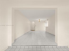 10249 NW 9th St Cir 1078, Miami FL 33172