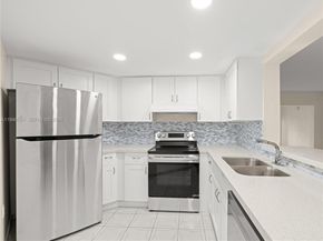 10249 NW 9th St Cir 1078, Miami FL 33172